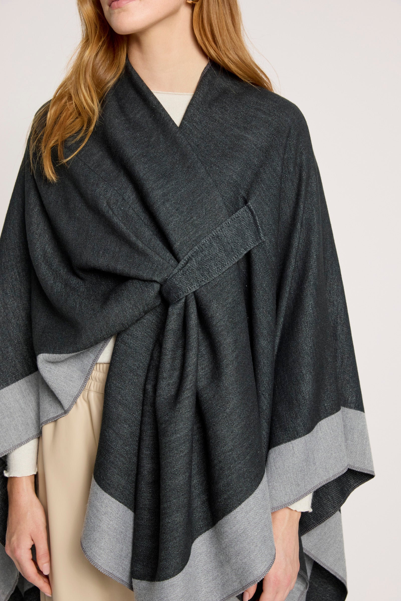 Ayla Cape