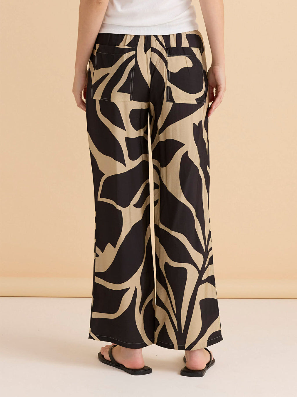 Sutton Relax Pant - Monochrome Floral Neutral