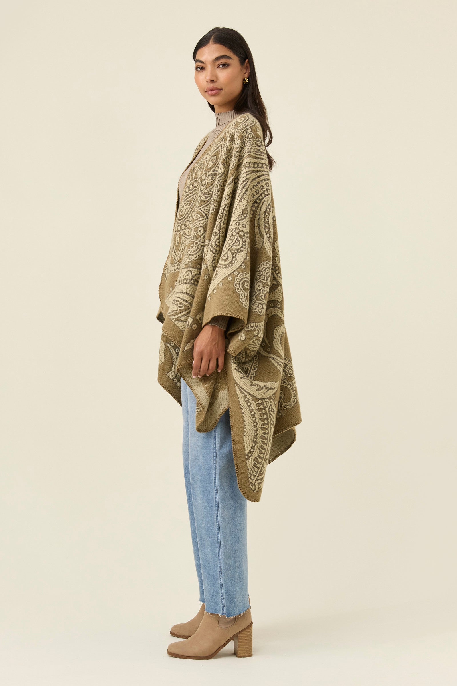 Lucia Cape