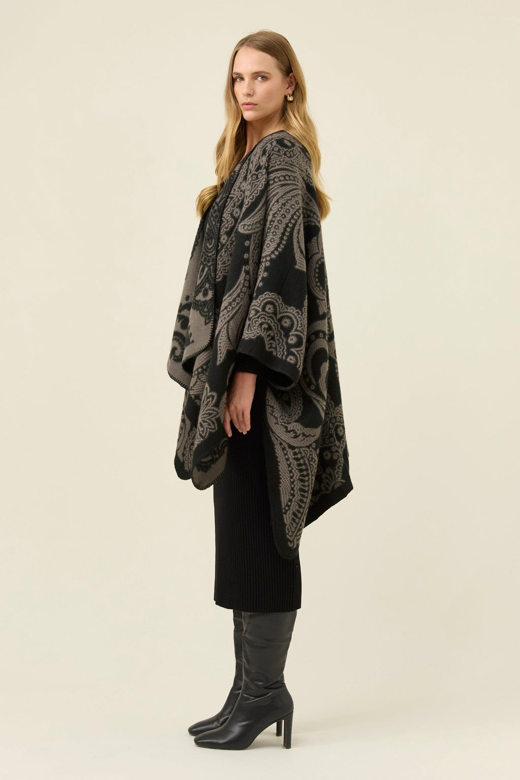 Lucia Cape