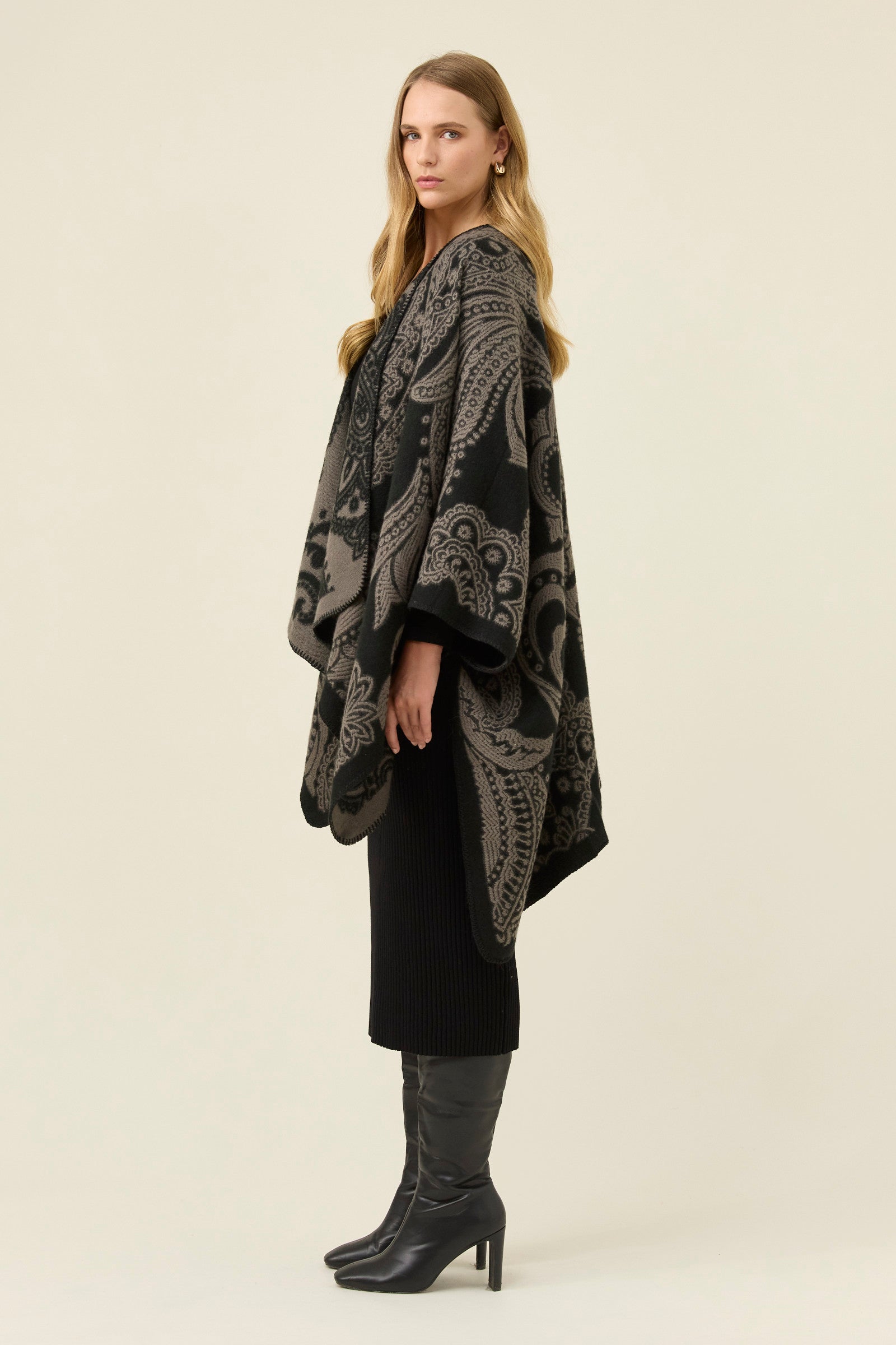 Lucia Cape