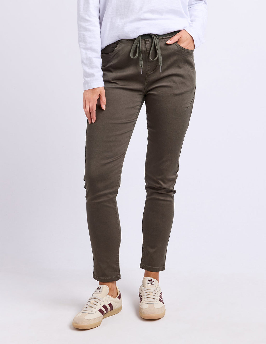 Sylvia Jogger