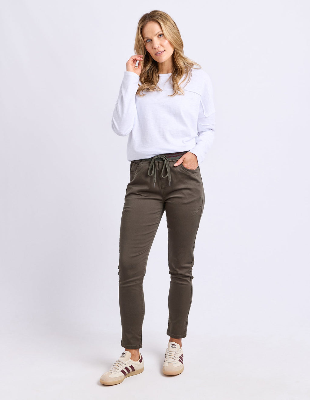 Sylvia Jogger