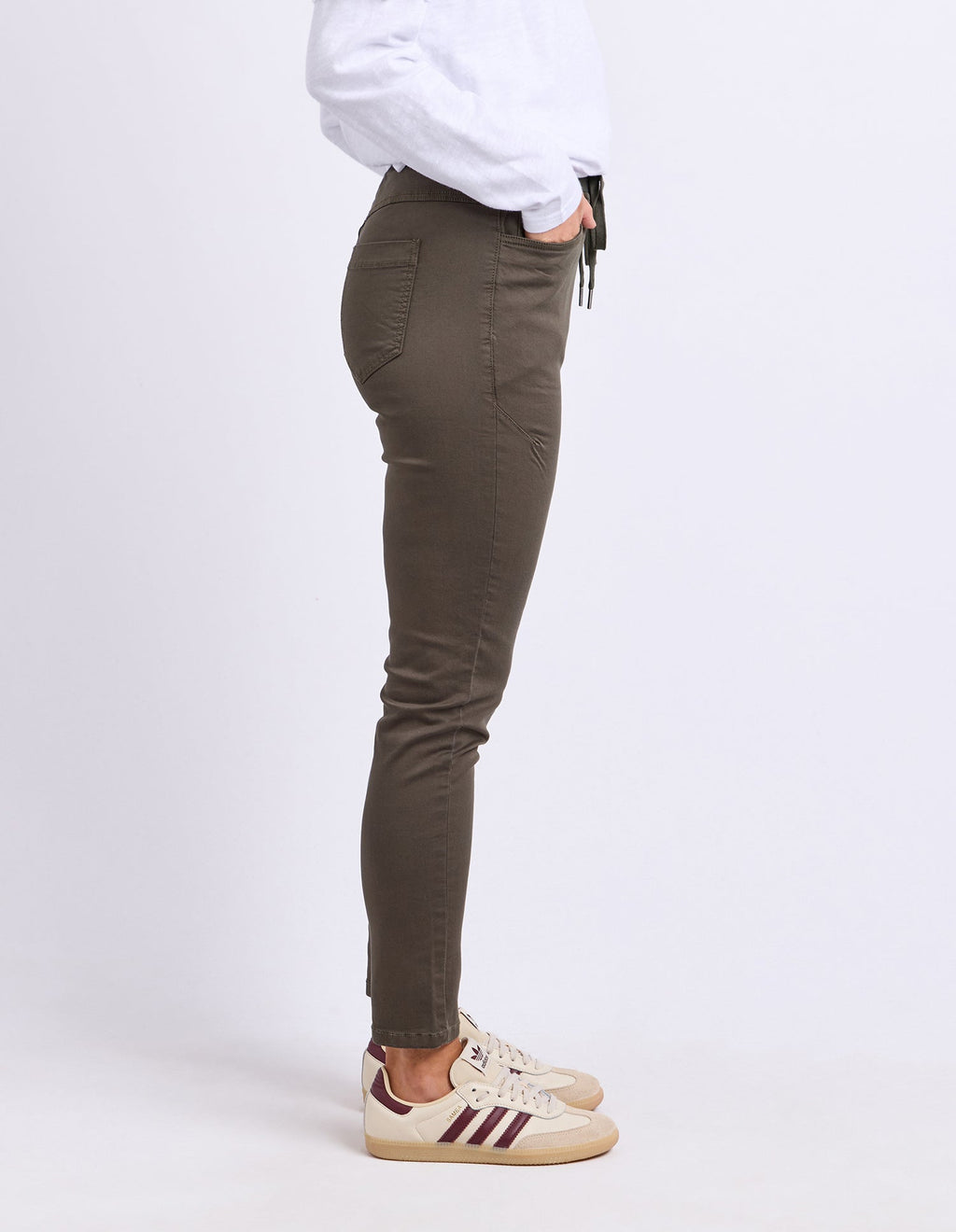 Sylvia Jogger