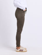 Sylvia Jogger