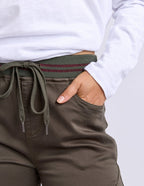 Sylvia Jogger