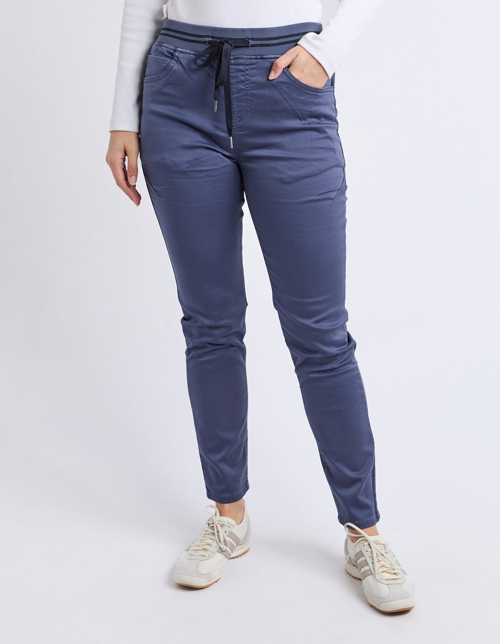 Sylvia Jogger