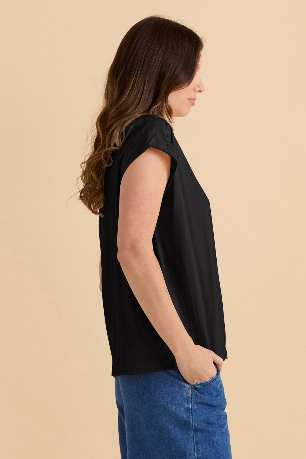 Beth Boatneck Tee