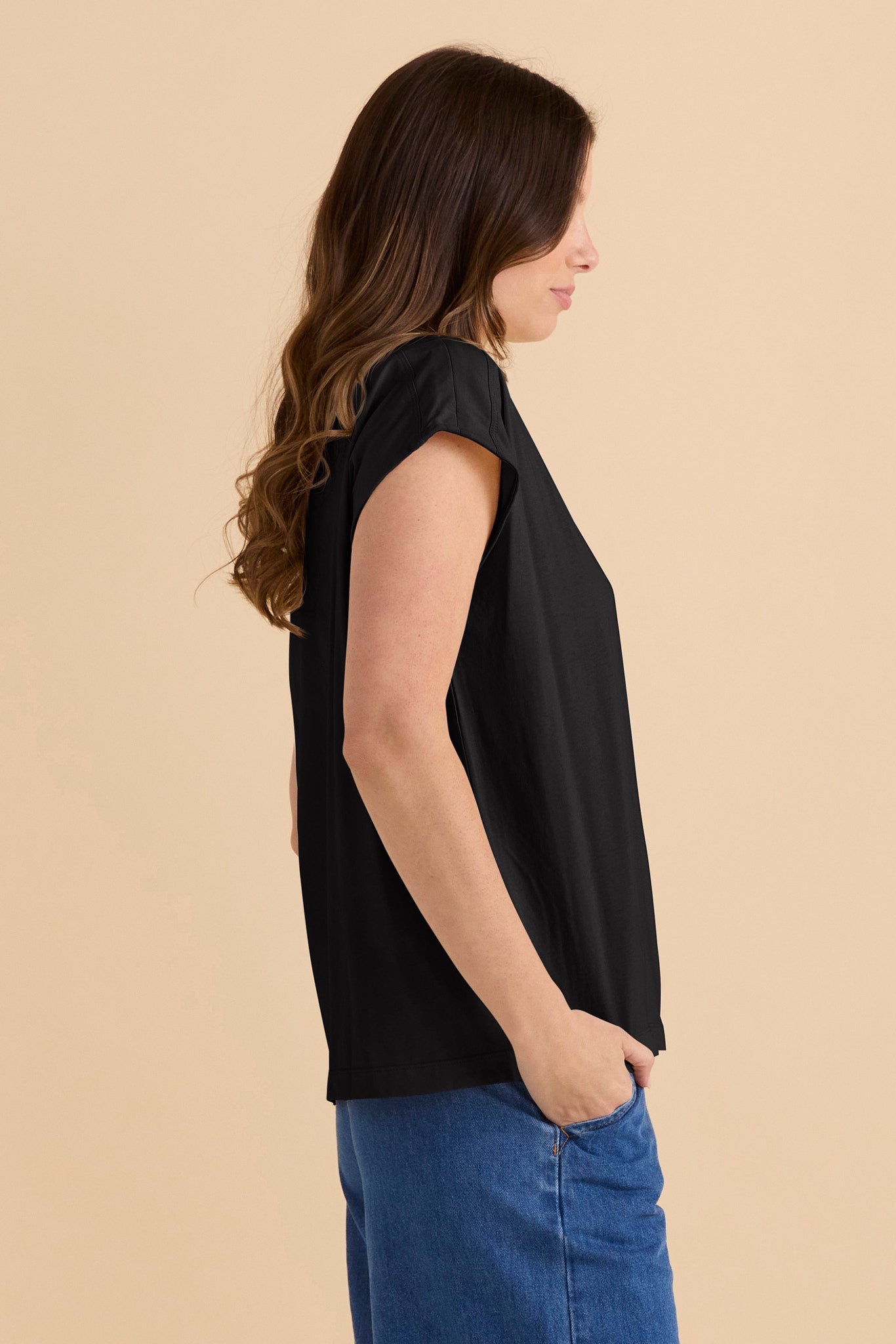 Beth Boatneck Tee