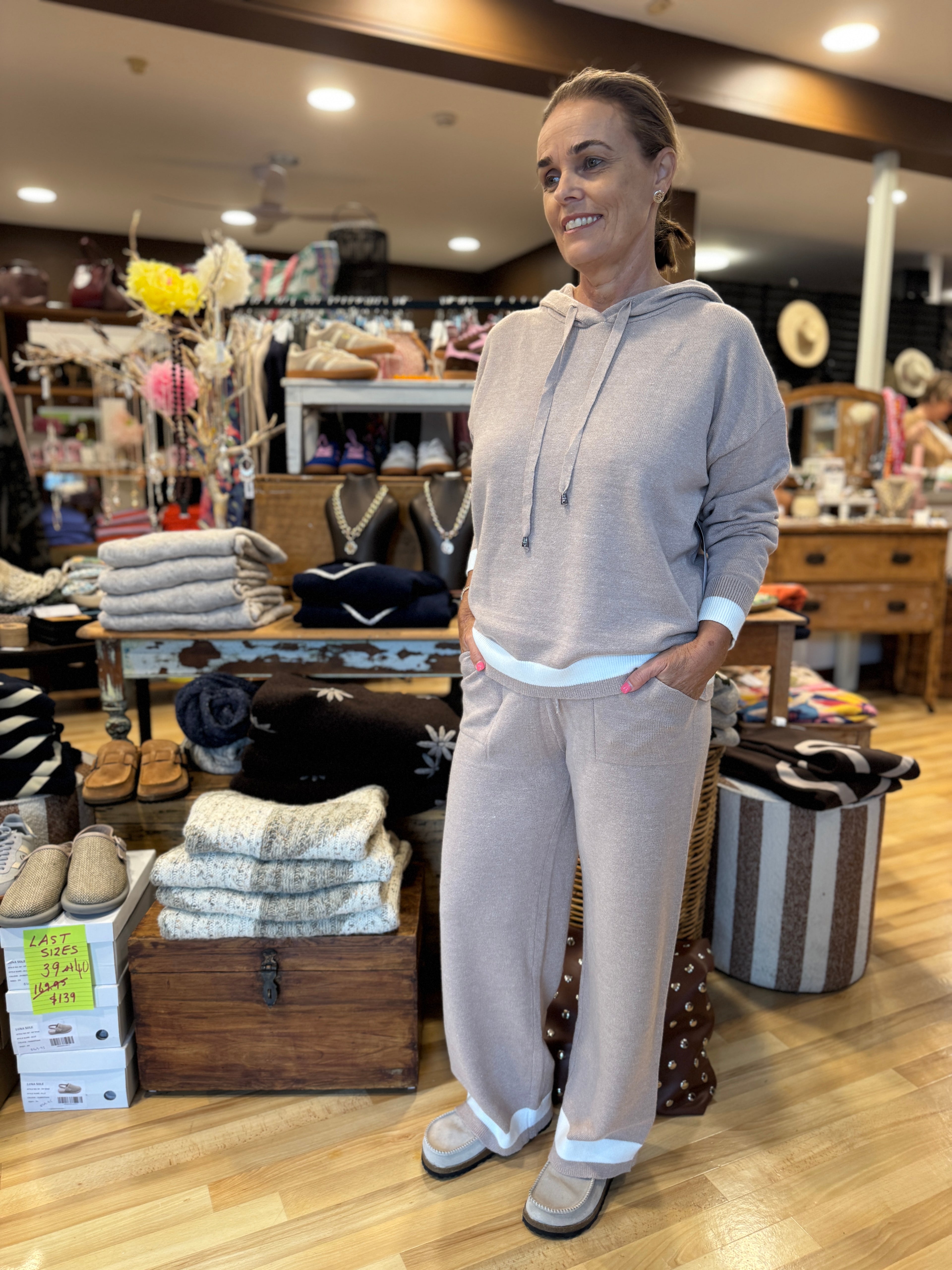 Contrast Stripe Pant