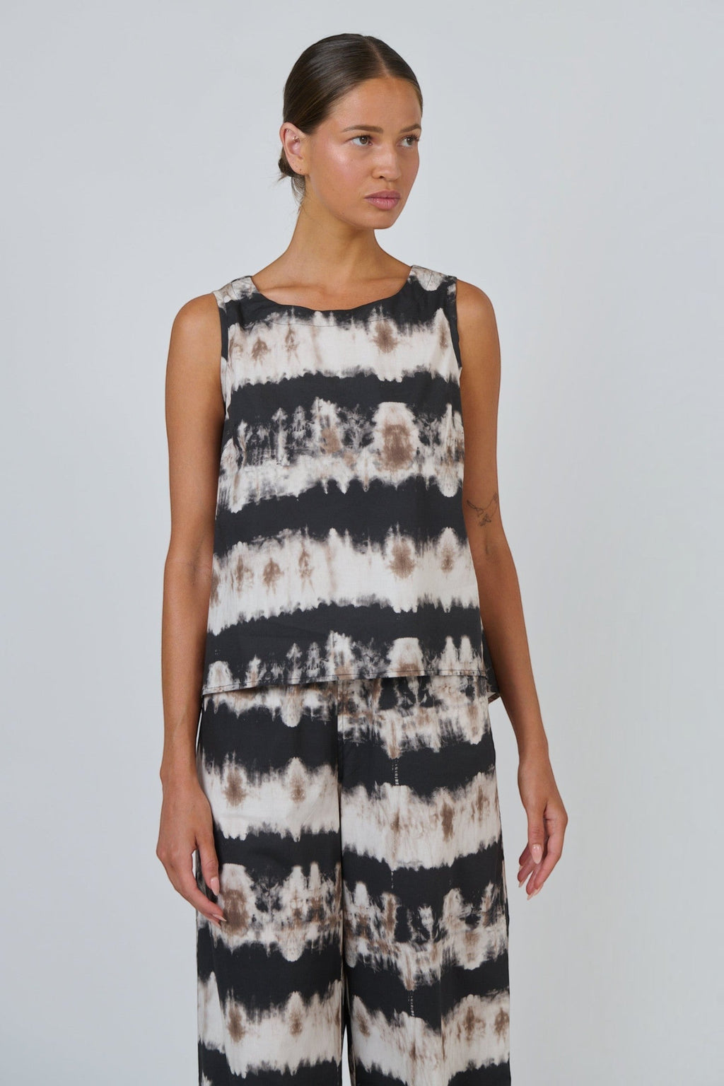 Eruption Sleeveless Poplin Top