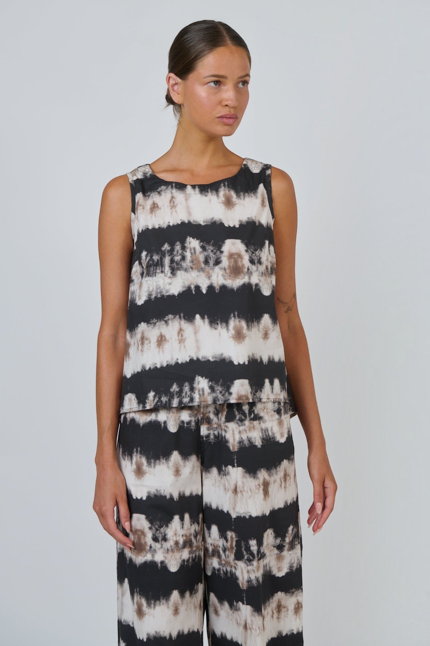 Eruption Sleeveless Poplin Top